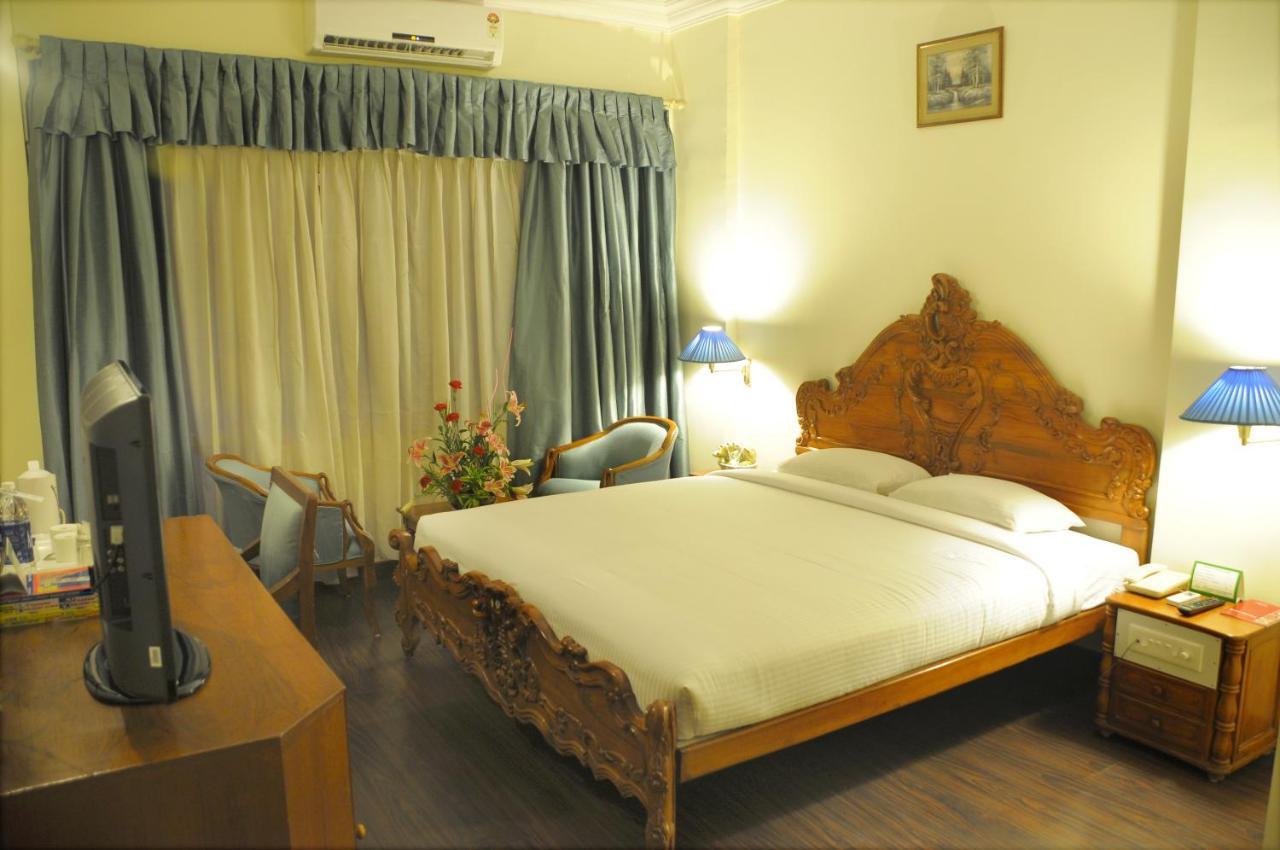 Nalapad'S Hotel Bangalore International Zewnętrze zdjęcie