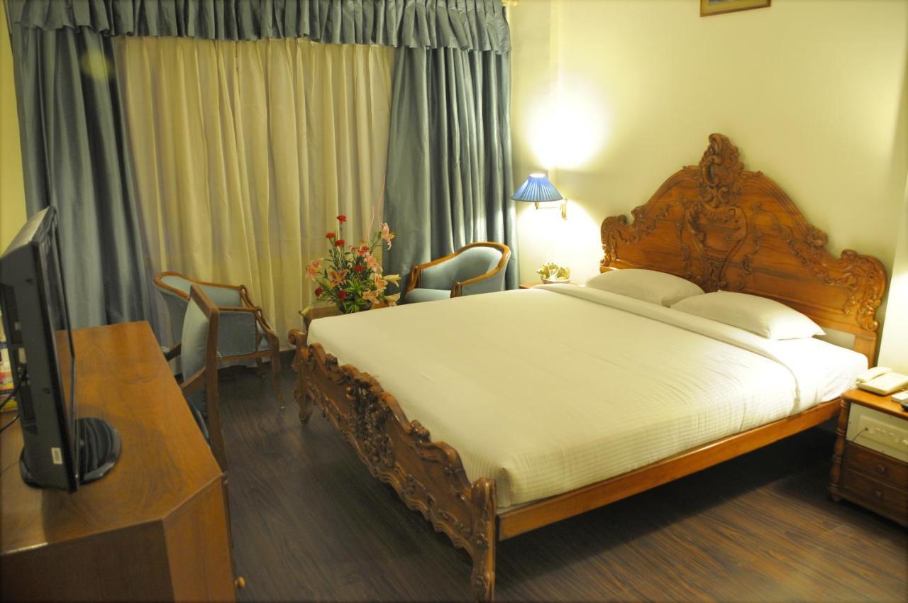 Nalapad'S Hotel Bangalore International Zewnętrze zdjęcie