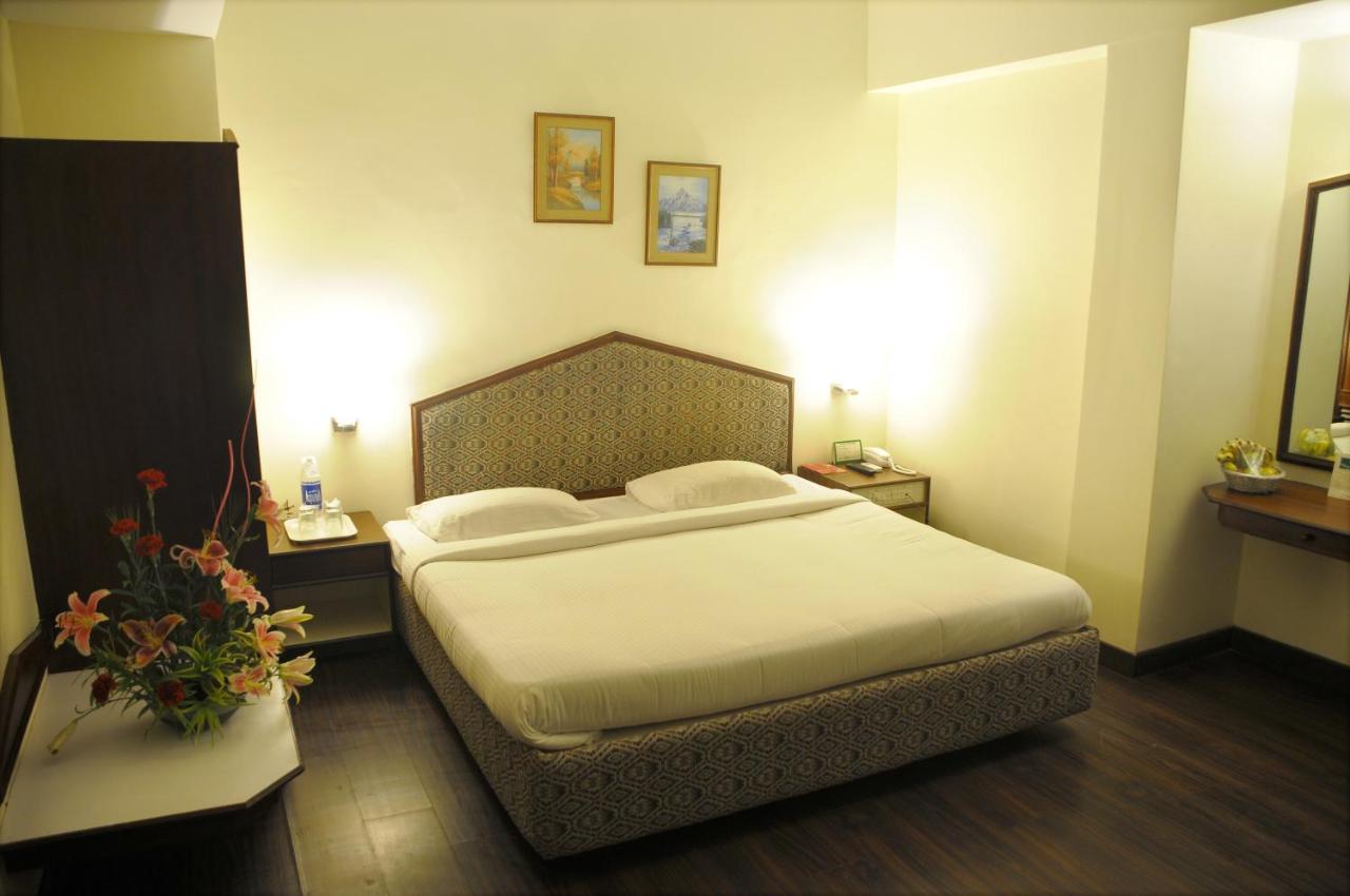 Nalapad'S Hotel Bangalore International Zewnętrze zdjęcie