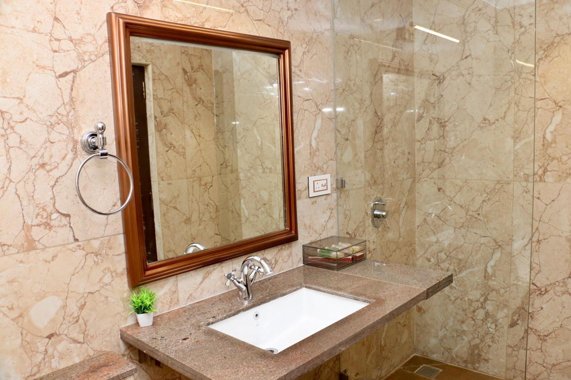 Nalapad'S Hotel Bangalore International Zewnętrze zdjęcie
