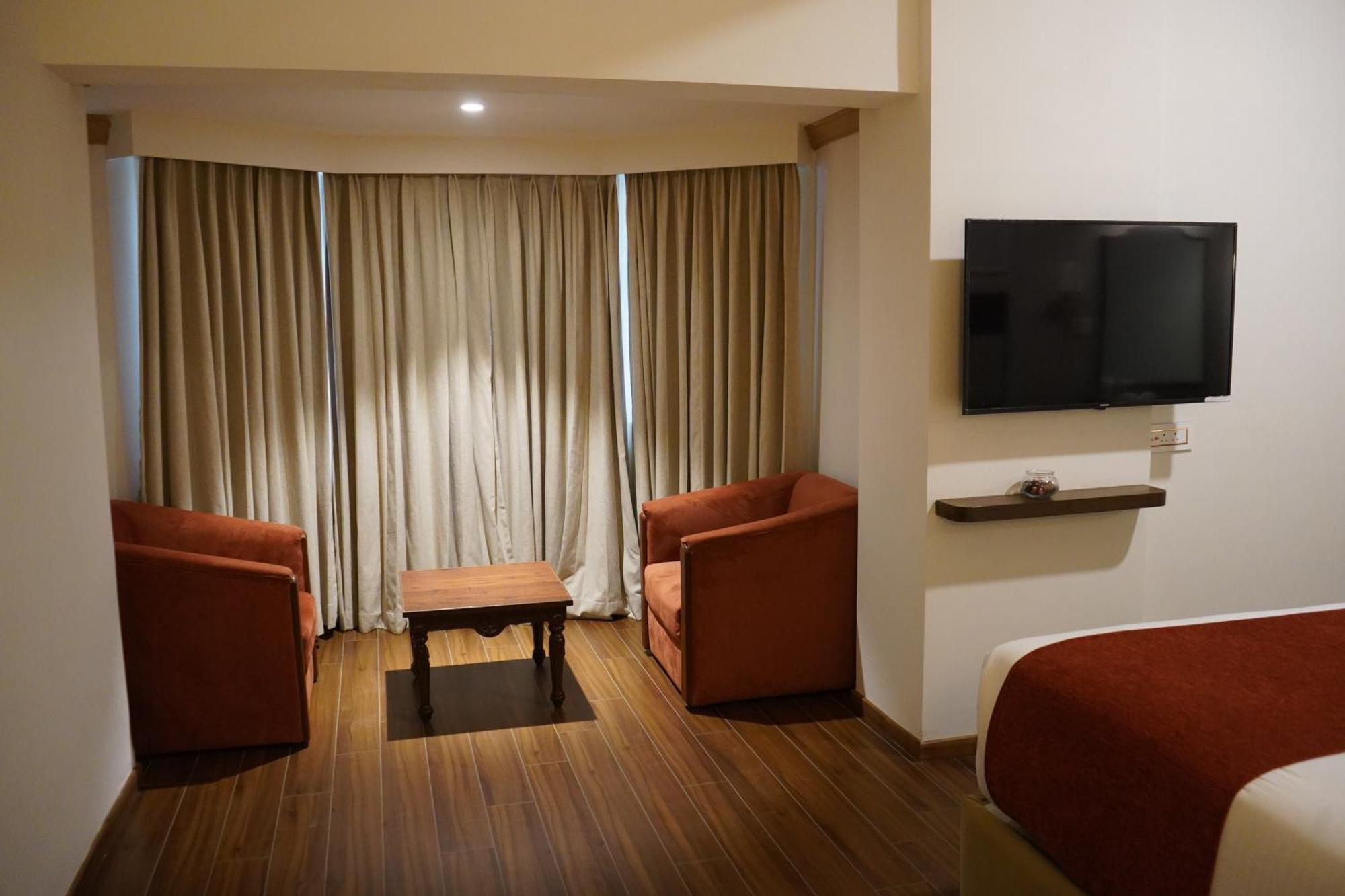 Nalapad'S Hotel Bangalore International Zewnętrze zdjęcie
