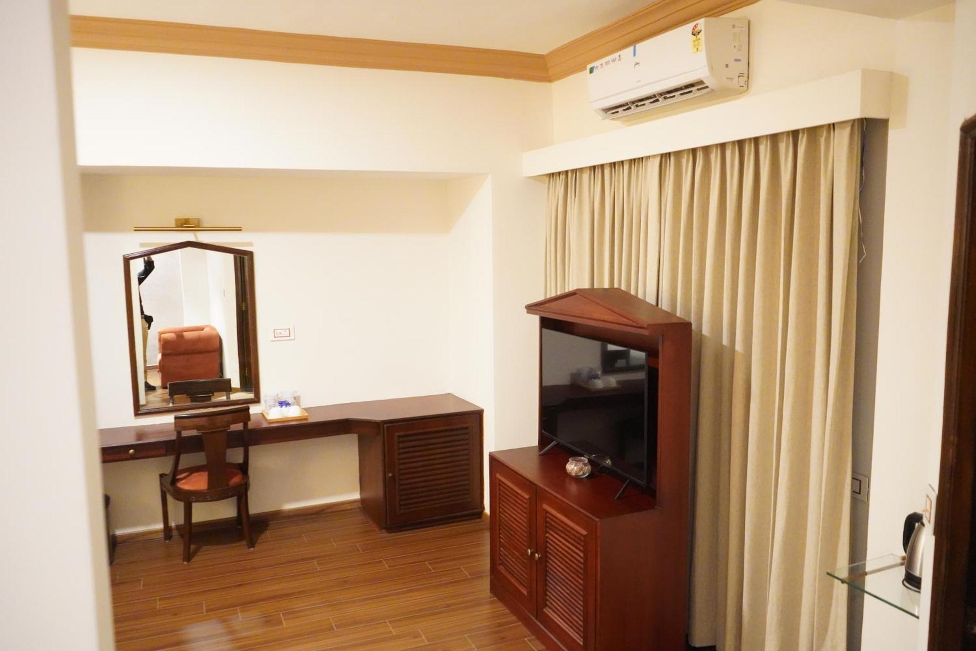 Nalapad'S Hotel Bangalore International Zewnętrze zdjęcie