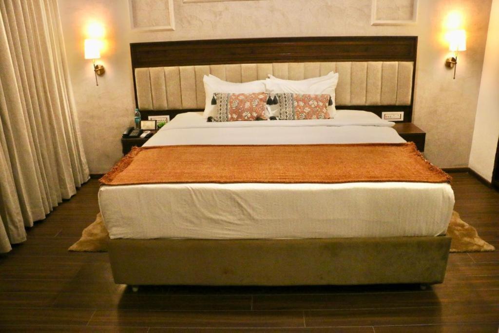 Nalapad'S Hotel Bangalore International Zewnętrze zdjęcie