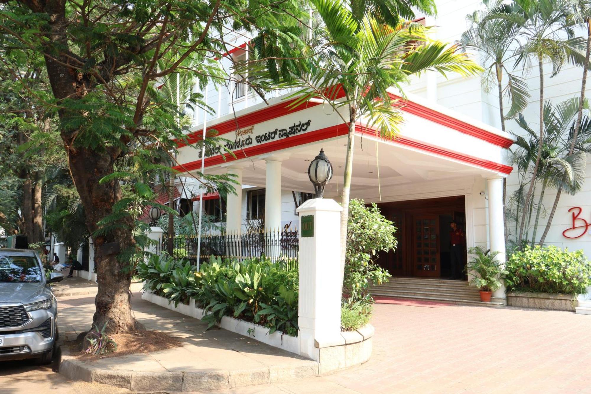 Nalapad'S Hotel Bangalore International Zewnętrze zdjęcie
