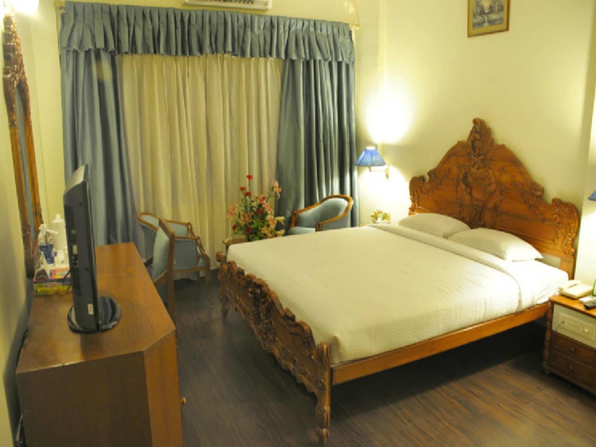 Nalapad'S Hotel Bangalore International Zewnętrze zdjęcie