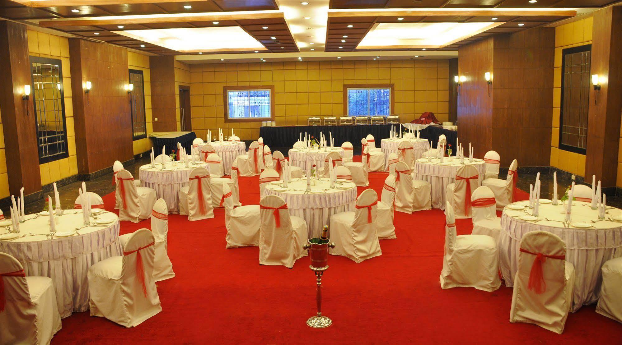 Nalapad'S Hotel Bangalore International Zewnętrze zdjęcie